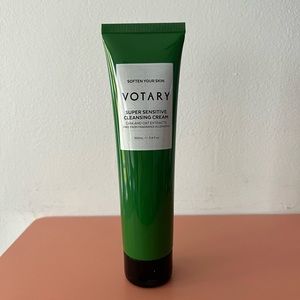 Super Sensitive Cleansing Cream- Chia and Oat Extracts 100 ml - new